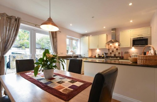 Lesbury Cottage | OAK COTTAGE, family friendly, with open fire in Alnmouth
