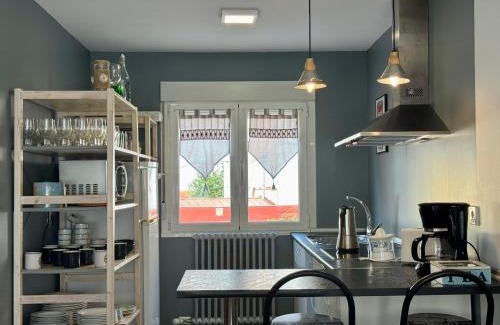 Leon House | Oak House Oakplacescom