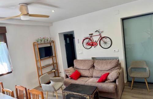 Leon House | Oak House Oakplacescom