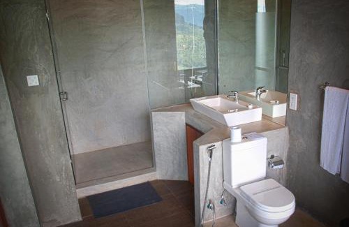 Ramboda Hotel | Oak Ray Tea Bush