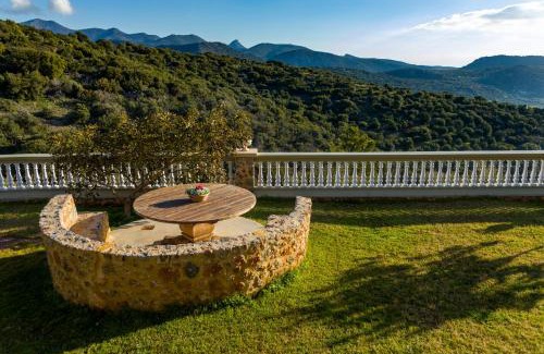 Peponidhes Villa | Oak Tree Estate