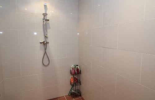 Woodbridge House | Oak Tree