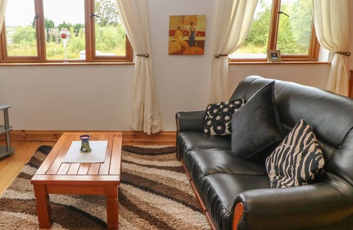 Beaufort Apartment | OAK TREE LODGE, family friendly in Killarney, County Kerry