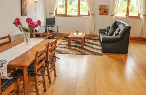 Beaufort Apartment | OAK TREE LODGE, family friendly in Killarney, County Kerry