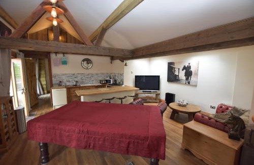 Earlswood House | Oak tree stables cottage