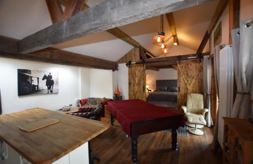 Earlswood House | Oak tree stables cottage
