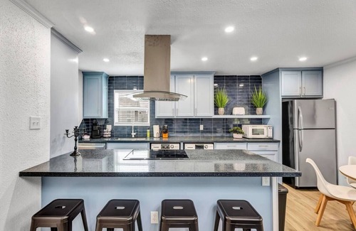 College Station Apartment | Oakley: 2nd floor, King Beds/Close to A&M