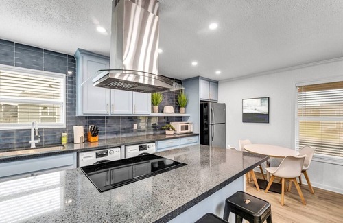 College Station Apartment | Oakley: 2nd floor, King Beds/Close to A&M
