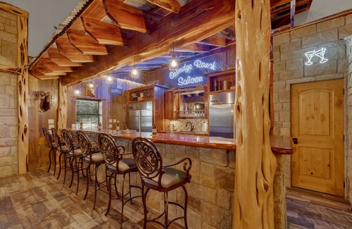 Johnson City House | Oakridge Ranch Pool+Hot-tub Pickleball Court