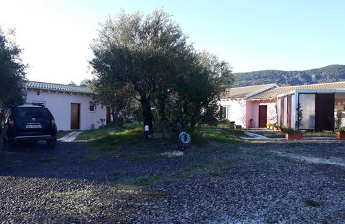 Giannades House | Oase in Olve grove 11000 sq on Corfu trail, Privatpool, near to sea