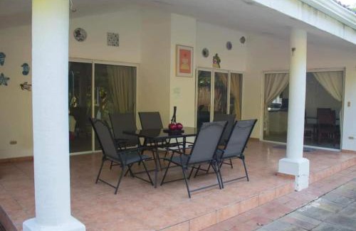Los Cobanos Villa | Oasis Beach House