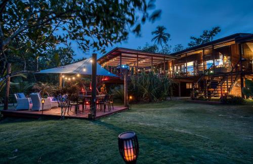 Bocas del Toro Bed & Breakfast | Oasis Bluff Beach
