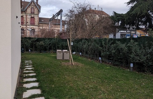 Saint-Gratien Apartment | Oasis de Verdure à 15 min de Paris : Studio Avec un Coin Repas en Plein air !