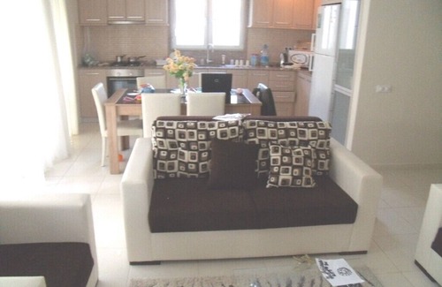 Sorgun Mahallesi Apartment | Oasis E14, 2 bed fourth floor in popular gated community