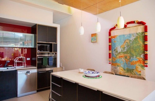 Newtown House | Oasis in Newtown Summ