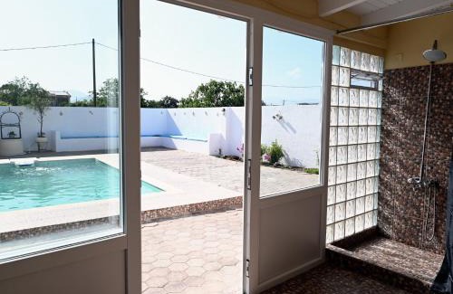 Kefalari Apartment | Oasis Lower Ground Floor Apartment