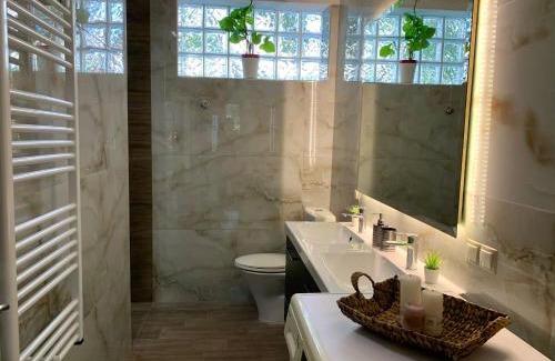 Evosmos Apartment | Oasis Luxury detached House in Thessaloniki with Hydromassage