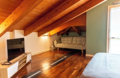 San Martino in Rio Apartment | Oasis of Comfort, in the heart of San Martino in Rio a stone's throw from the castle