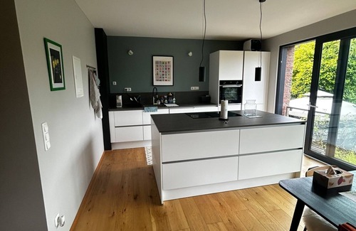 Eller Apartment | Oasis of peace near the city center: Stylish garden apartment, 2 bedrooms, top public transport links