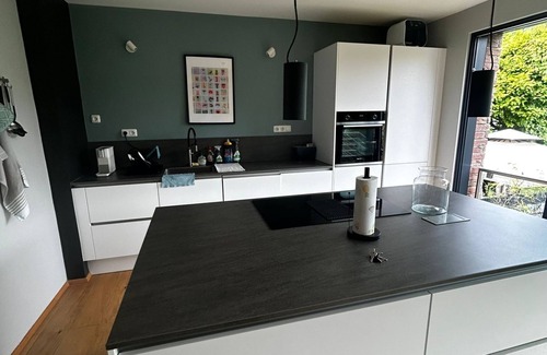 Eller Apartment | Oasis of peace near the city center: Stylish garden apartment, 2 bedrooms, top public transport links