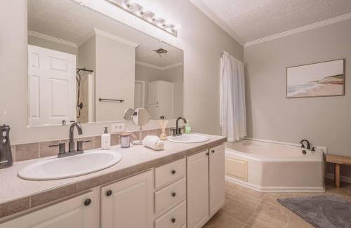 Faber House | Oasis on 151 - Ideal Location on Brew Ridge Trail