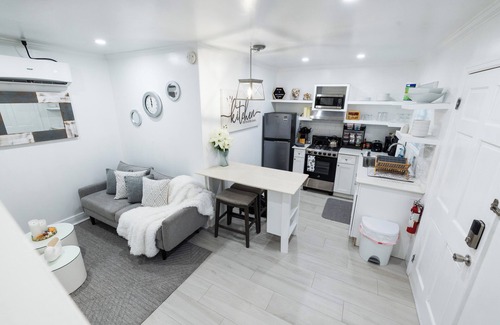 Nassau Apartment | Oasis on Poitier in Nassau Bahamas - your private retreat.