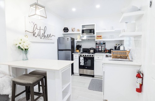 Nassau Apartment | Oasis on Poitier in Nassau Bahamas - your private retreat.