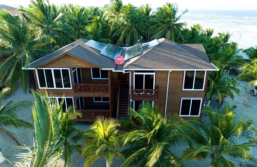 Tela Cabin | Oasis Paradise Cabaña
