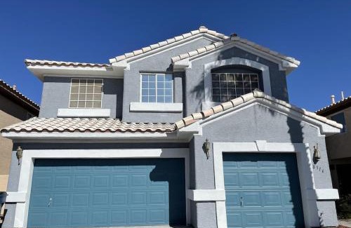 Las Vegas House | Oasis pool house, optional pool heater