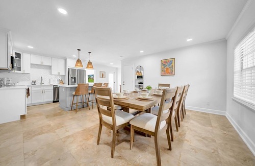 Bay Crest Park House | Oasis49 | spacious 4-bedroom getaway with pool!