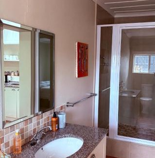 Grahamstown Apartment | Oatlands Cottages