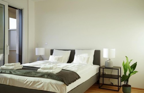 Favoriten Apartment | Oberlaa New Apartment - 15 Min to City