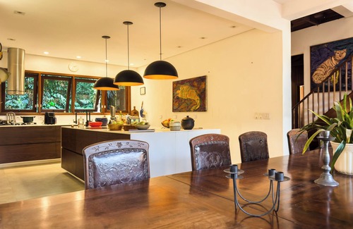 Carapicuiba House | Obra-prima Arquitetônica na Granja Viana