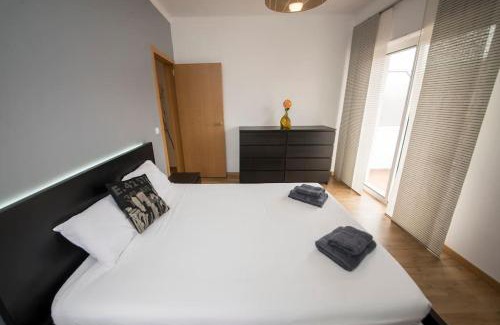 Costa de Caparica Apartment | Ocean Avenue Apt, beach, surf, golf, sunsets,walks