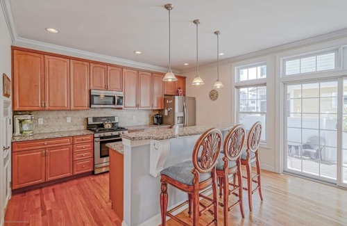 Normandy Beach House | Ocean Block 6 Bedrooms 5 Bathrooms Silver Beach