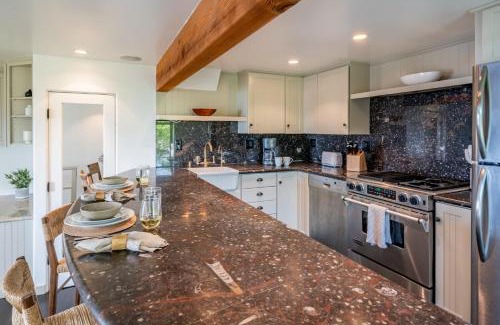 Summerland Villa | Ocean Breeze Bungalow by Paradise Retreats