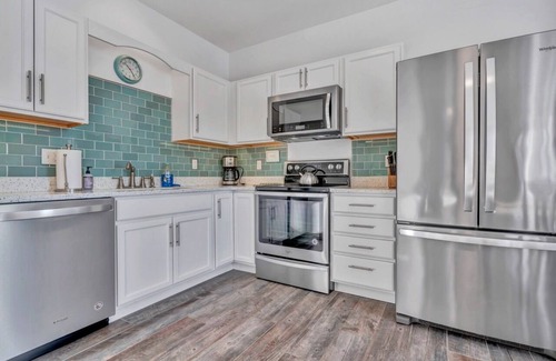 Owls Head House | Ocean Breeze East Wind – Walk to Beach, Sleeps 6