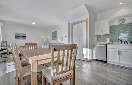 Owls Head House | Ocean Breeze East Wind – Walk to Beach, Sleeps 6