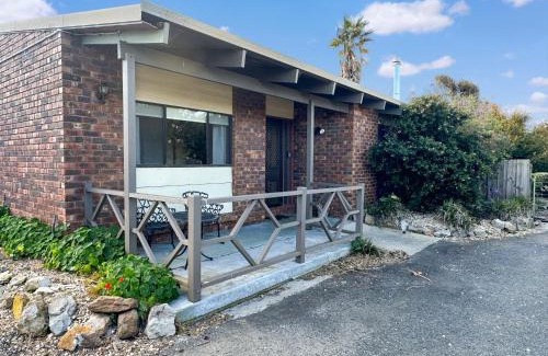 Scamander House | Ocean Breeze - Sleeps 12 - Pet Friendly