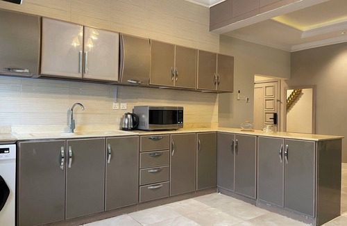 Riyadh Apartment | Ocean Comfort Business 2-bedroom Flat with Balcony
