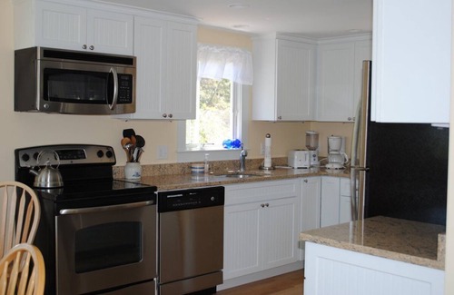 South Wellfleet Cottage | Ocean Cottage A/C near PB and Beachcomber. Steps to the beach! 50% discount 7/6