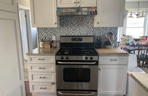 Minot House | Ocean Front! 2 minute walk to beach!