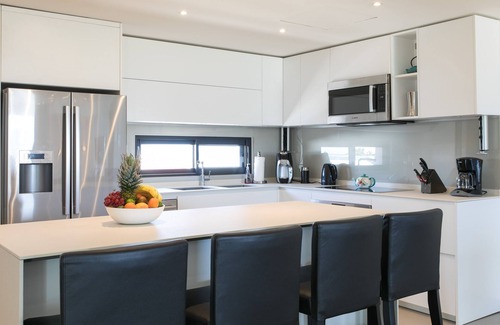 Beacon Hill Condo | OCEAN FRONT 3 BEDROOM PENTHOUSE UNIT. STAY IN LUXURY.