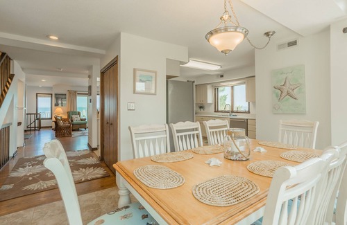The Pines House | Ocean Front 5BR Pet Friendly Townhouse w/Parking Stunning Views