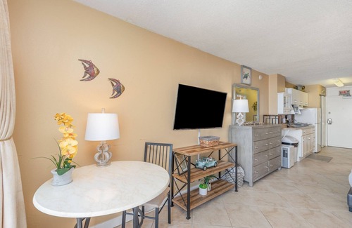 Lenox Park Apartment | Ocean Front - Big Views