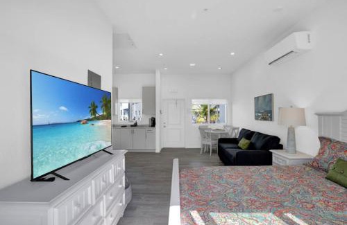 Marathon Apartment | Ocean Front Breeze in Paradise