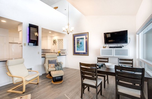 Newport Condo | Ocean Front, Excellent Lighthouse Views, Nye Beach!
