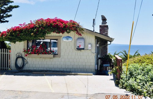 La Selva Beach House | Ocean front family & pet friendly charming cozy cottage with beach access.