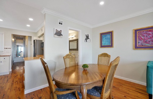 Sharp Park House | Ocean Front Home- French Villa - Pacifica-San Francisco! Hear waves and relax!