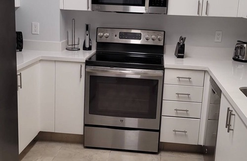 Sunny Isles Beach House | Ocean Front in Aventura direct to the Ocean, Sleeps 4 Adults,
